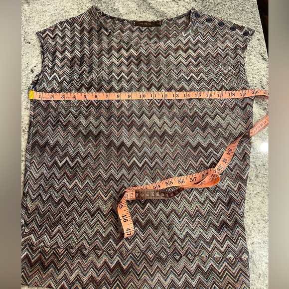 ⭐️ The Limited Gray Fitted Ribbed Cap Sleeve Top - Picture 8 of 8